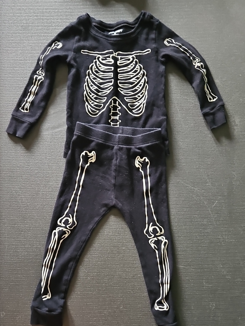 Old Navy Black Kids Skeleton Pajama Costume Set with White Bone Print. #201